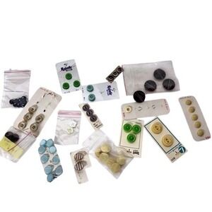 Vintage Button Lot Majestic Scovill Dritz Casa de Leon Mixed Colors Styles 15pc